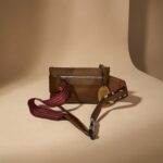 375_MARRON_FONCE_face_avant_Graine_STRAPE_ARTISANALE_1_marketing_20260619_154348.jpg
